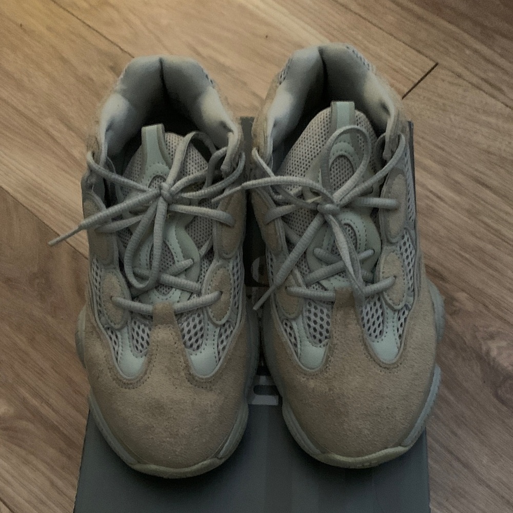 Yeezy 500 ‘Salt’
Needs a good cleaning but great condition 
6.5 mens, 8.5 women